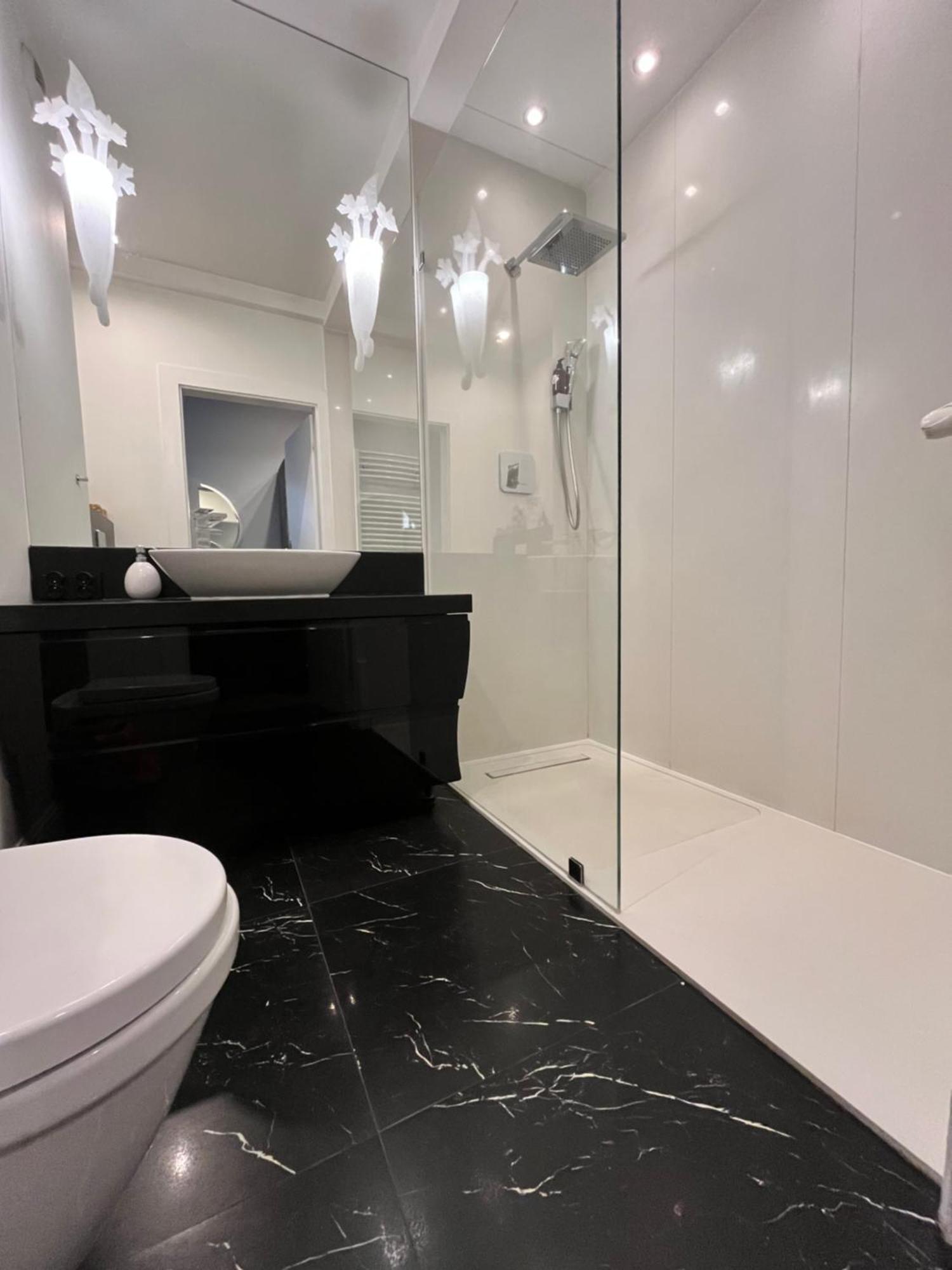Apartment Dmowskiego 1b Wielka Wyspa 900 Steps To Market *